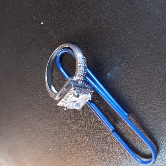 2 carat Cubic zirconia sterling silver ring - Picture 3 of 5